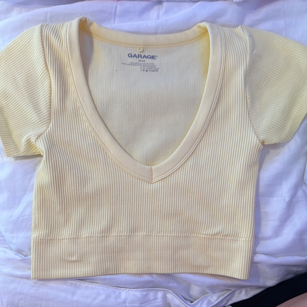 Garage light yellow Ribbed Fitted Crop Blouse